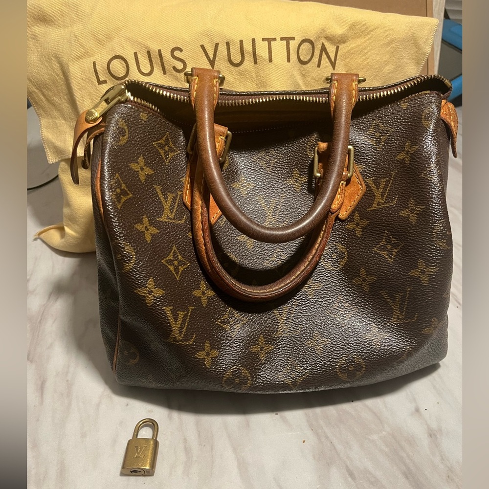 Authentic Louis Vuitton Speedy 25 Bag